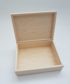 Cutie din lemn cu capac - 27,5x20,5 cm.