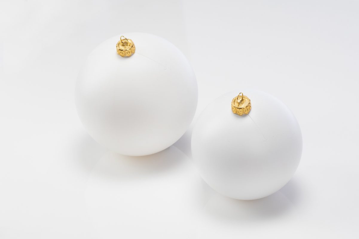 Glob rotund - diametru 8 cm .