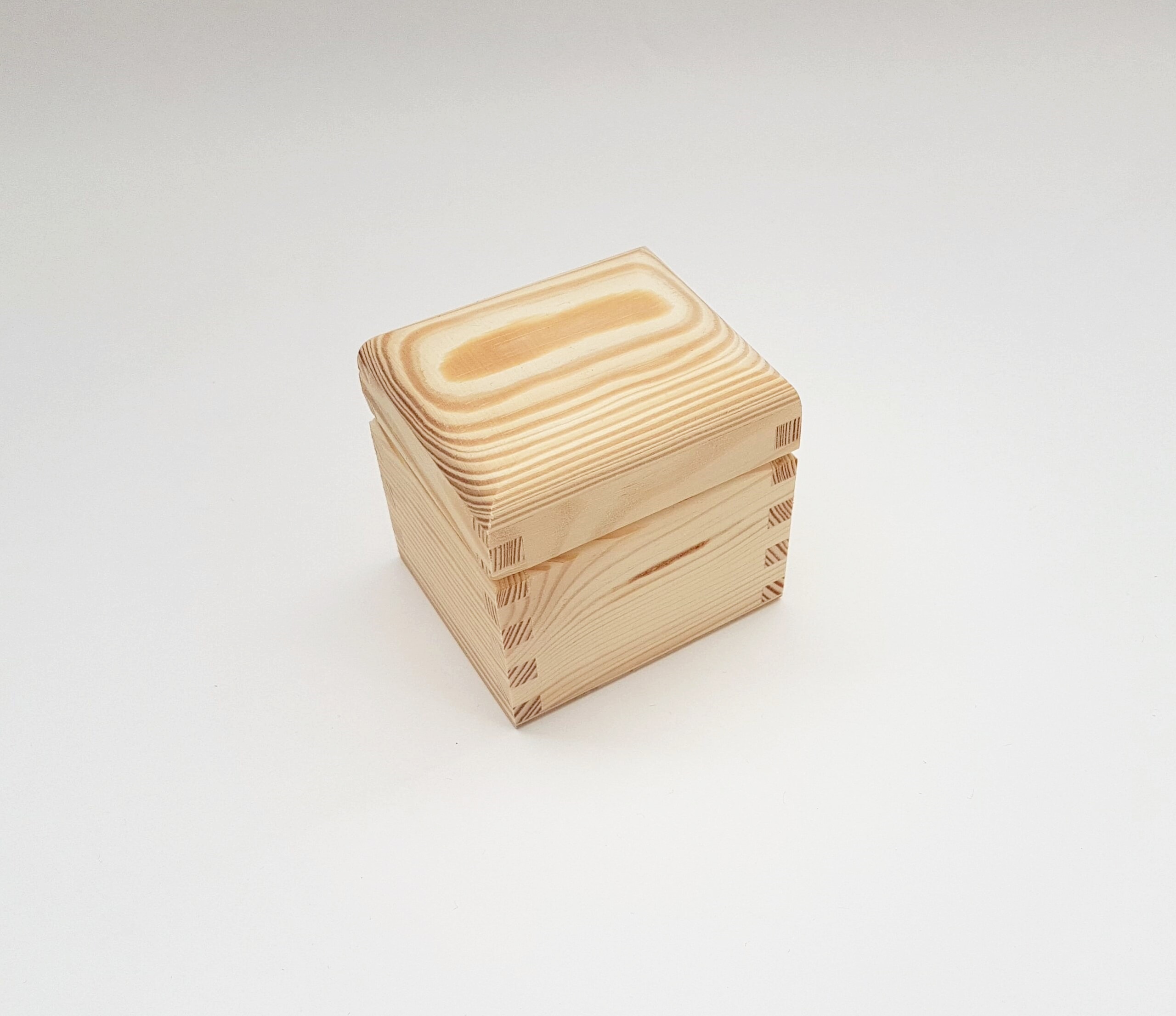 Cutie mica - ceai - bijuterii - 9,5x8x8 cm 1 Cutie mica - ceai - bijuterii - 9,5x8x8 cm