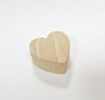Cutie din lemn - formă de inimă