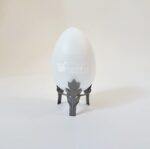 Suport metalic pentru ouă - model frunză - argintiu 75 mm