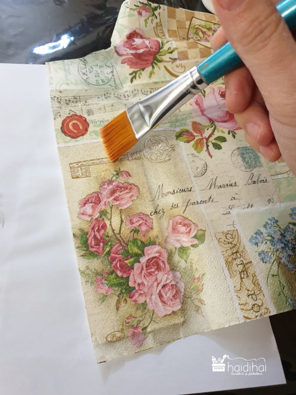 DIY - semn de carte prin tehnica decoupage 6 DIY - semn de carte prin tehnica decoupage 6