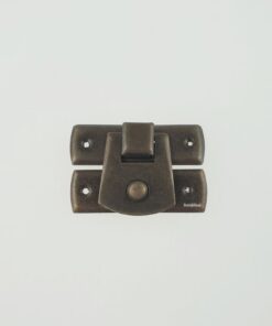 Încuietoare metalică pentru cutii 2,2×3 cm