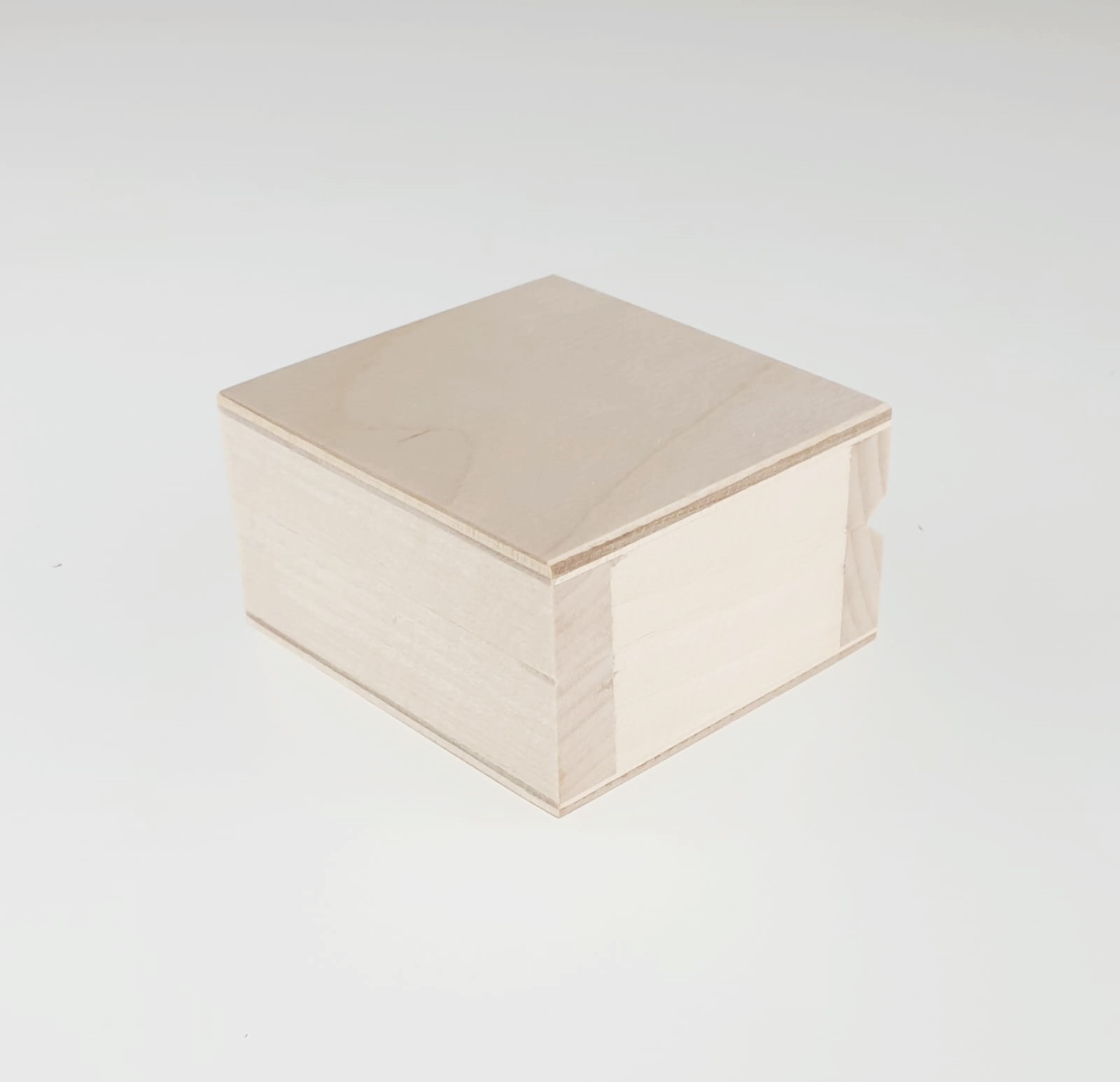 Cutie din lemn - 6.5x6x3.5 cm 1 Cutie din lemn - 6.5x6x3.5 cm