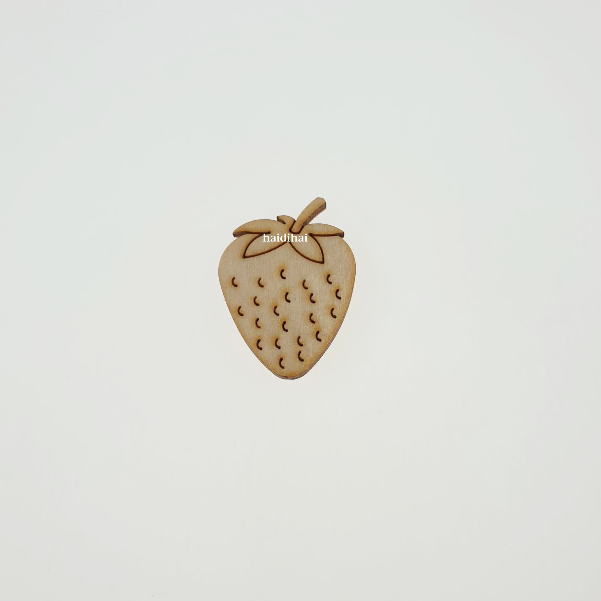 Decorațiune lemn - Strawberry - 3,5x2,5 cm 1 Decorațiune lemn - Strawberry - 3,5x2,5 cm