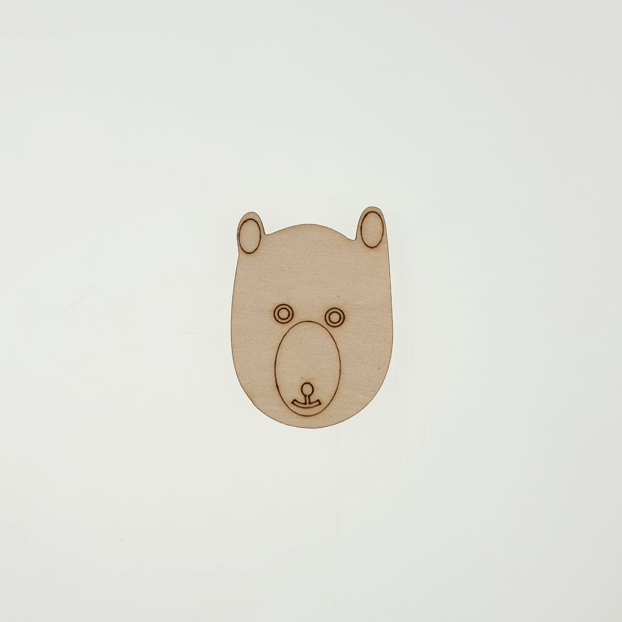 Decorațiune lemn - Bear pin - 5,8x4,3 cm 1 Decorațiune lemn - Bear pin - 5,8x4,3 cm