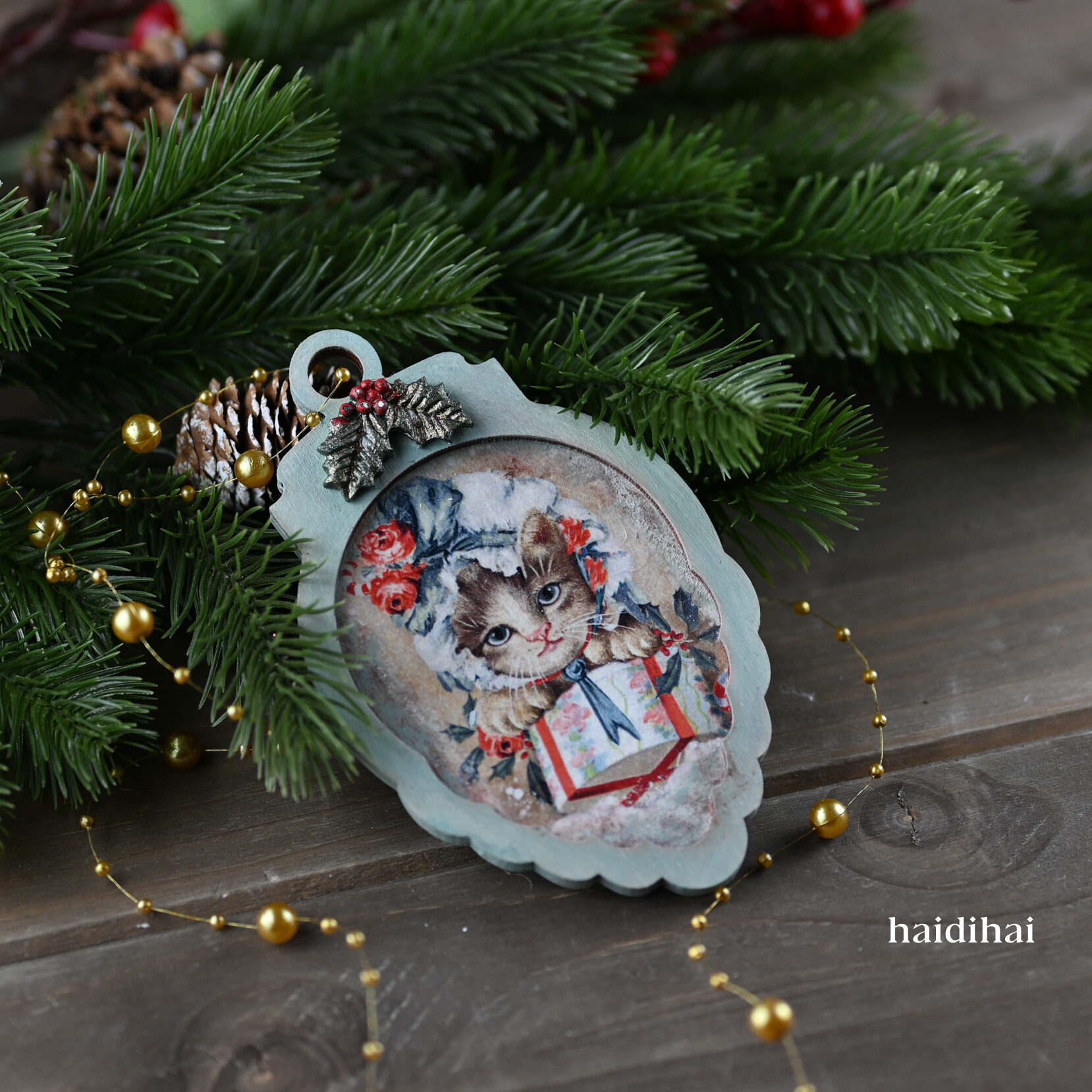 Ornament brad - con cu poveste - 12,8×8 cm 2 Ornament brad - con cu poveste - 12,8×8 cm - imagine 2